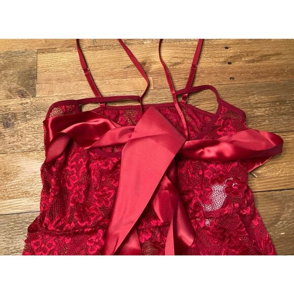 Lingerie Medium red bow crotch less lace sexy bodysuit - Picture 5 of 8